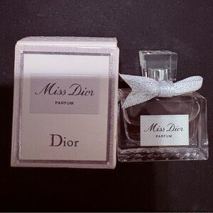 Dior Miss Dior - Classic White Elegance